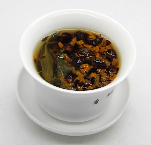 罗布麻茶和昆仑雪菊搭配冲泡